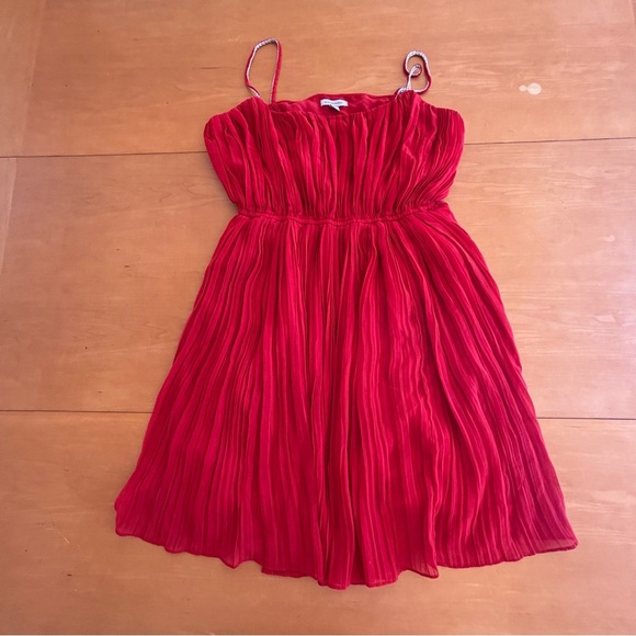 Boston Proper 12 red accordion plated spaghetti strap mini dress - Picture 1 of 11